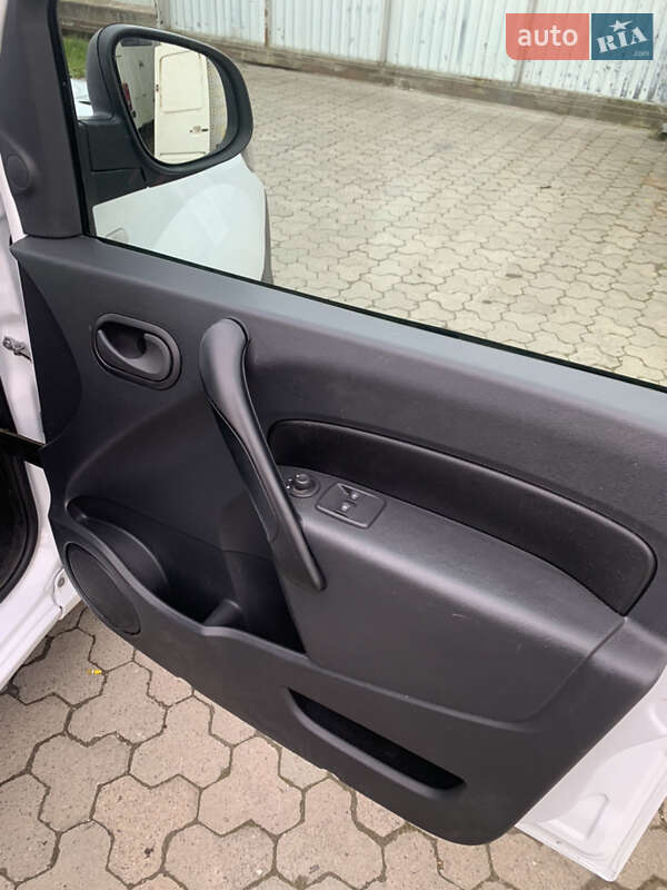 Вантажний фургон Renault Kangoo 2020 в Бориславі