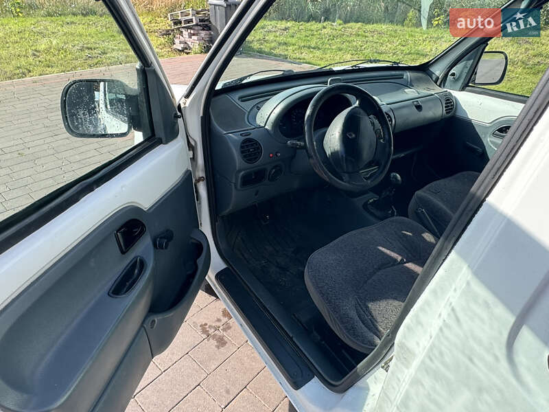 Грузовой фургон Renault Kangoo 2000 в Николаеве