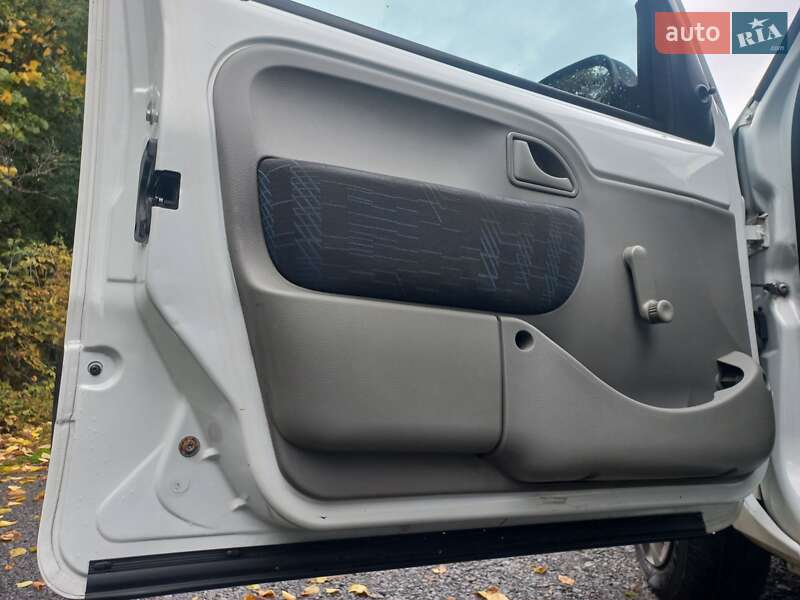 Мінівен Renault Kangoo 2007 в Звягелі фото 2 Мінівен Renault Kangoo 2007 в Звягелі