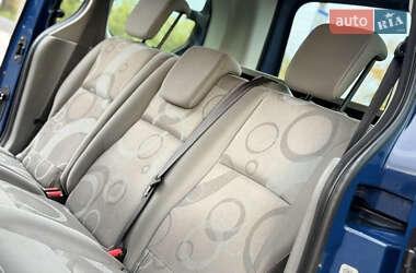 Минивэн Renault Kangoo 2009 в 