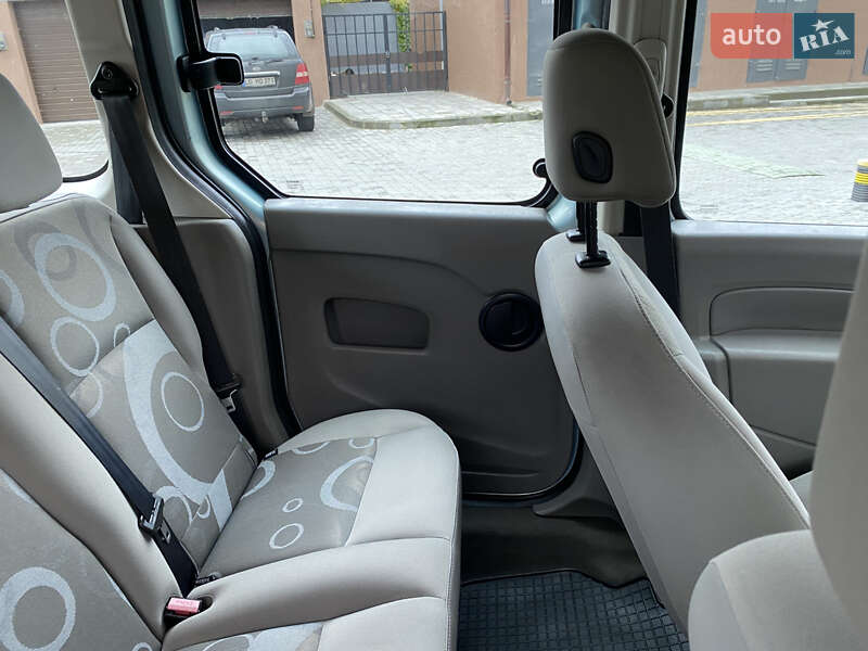 Минивэн Renault Kangoo 2010 в Ивано-Франковске