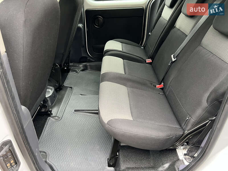 Мінівен Renault Kangoo 2017 в Дніпрі