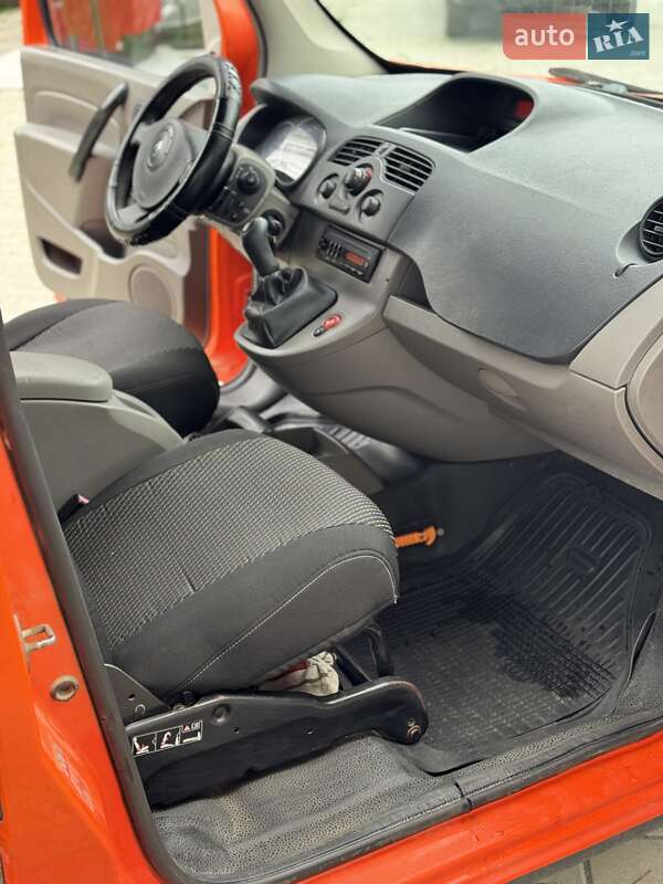 Минивэн Renault Kangoo 2009 в Кицмани фото 13 Минивэн Renault Kangoo 2009 в Кицмани