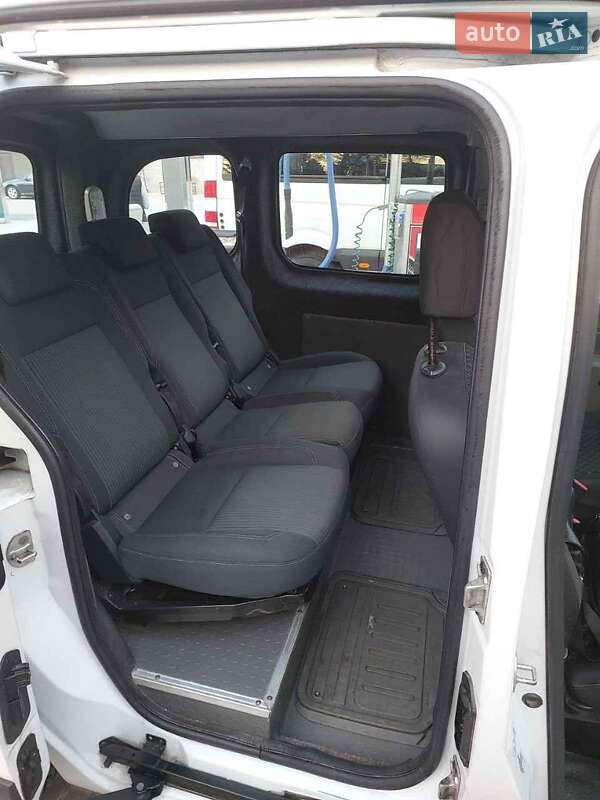 Мінівен Renault Kangoo 2010 в Рівному фото 8 Мінівен Renault Kangoo 2010 в Рівному