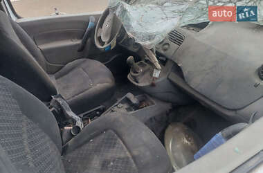 Грузовой фургон Renault Kangoo 2008 в  фото 6 Грузовой фургон Renault Kangoo 2008 в