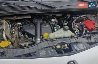 Грузовой фургон Renault Kangoo 2012 в  фото 2 Грузовой фургон Renault Kangoo 2012 в