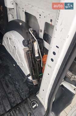 Грузовой фургон Renault Kangoo 2012 в  фото 13 Грузовой фургон Renault Kangoo 2012 в