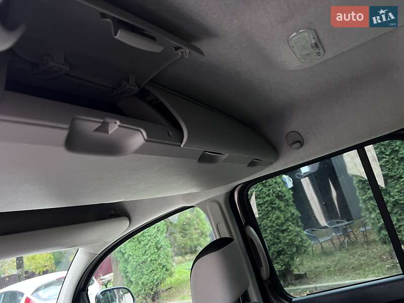Мінівен Renault Kangoo 2013 в Чернівцях