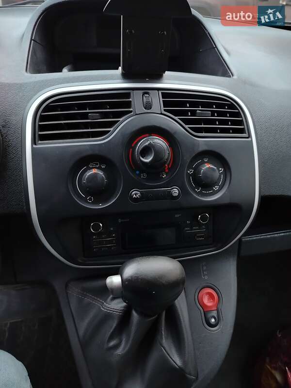 Вантажний фургон Renault Kangoo 2017 в Львові