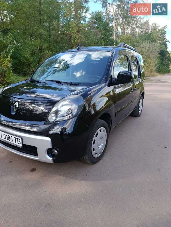 Минивэн Renault Kangoo 2011 в 