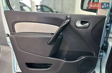 Минивэн Renault Kangoo 2011 в 