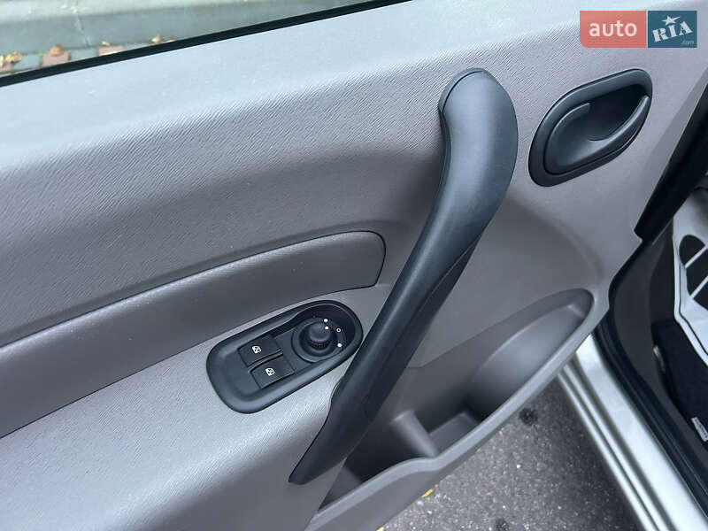 Минивэн Renault Kangoo 2011 в Виннице
