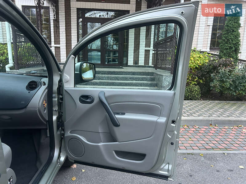 Минивэн Renault Kangoo 2011 в Виннице