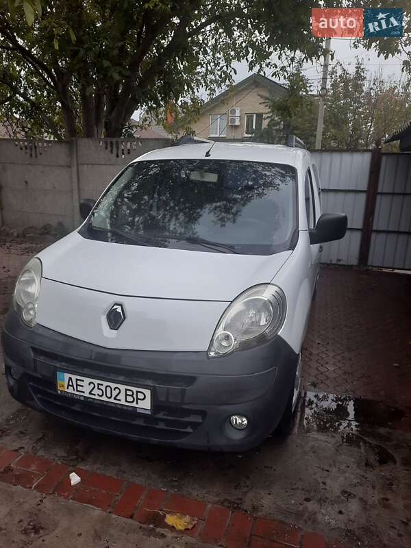 Мінівен Renault Kangoo 2012 в  фото Мінівен Renault Kangoo 2012 в