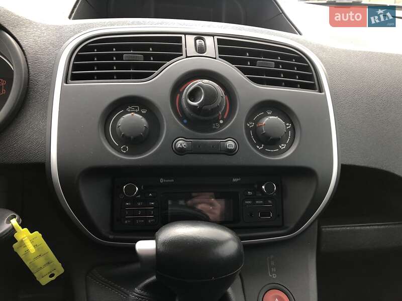 Грузовой фургон Renault Kangoo 2015 в Ровно фото 15 Грузовой фургон Renault Kangoo 2015 в Ровно