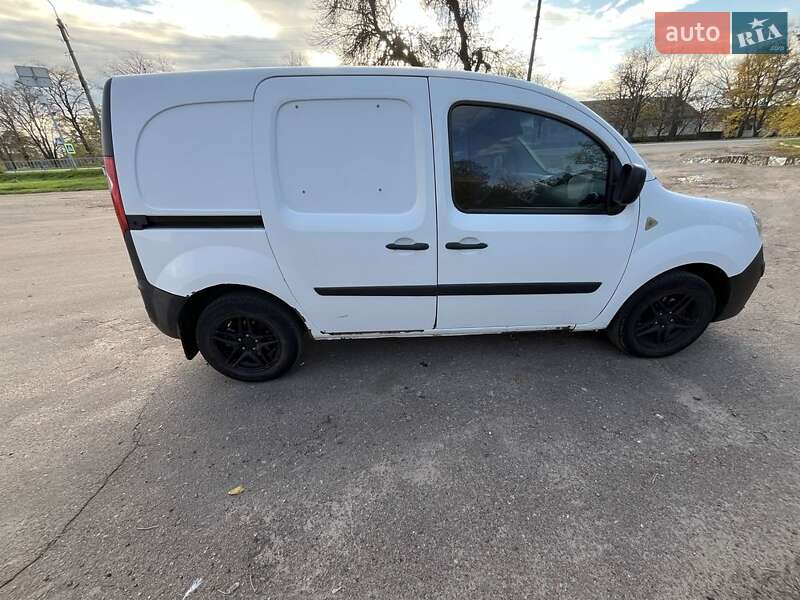 Грузовой фургон Renault Kangoo 2012 в Новгородке фото 3 Грузовой фургон Renault Kangoo 2012 в Новгородке