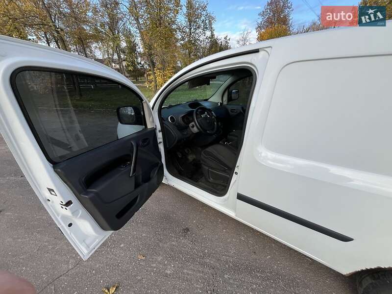 Грузовой фургон Renault Kangoo 2012 в Новгородке фото 4 Грузовой фургон Renault Kangoo 2012 в Новгородке