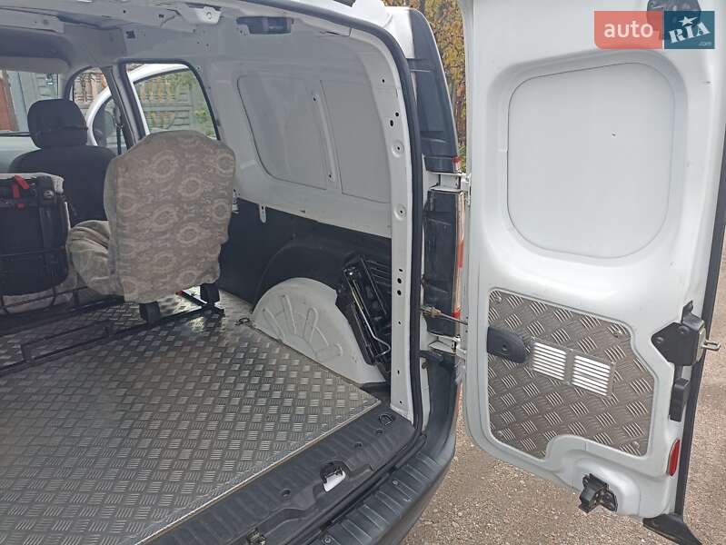 Минивэн Renault Kangoo 2016 в Александрие фото 7 Минивэн Renault Kangoo 2016 в Александрие