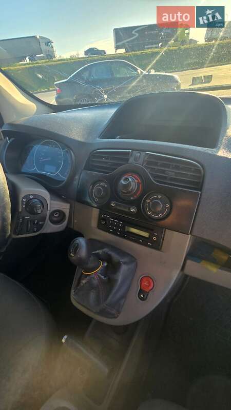 Вантажопасажирський фургон Renault Kangoo 2011 в Львові