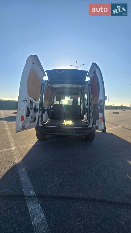 Вантажопасажирський фургон Renault Kangoo 2011 в Львові