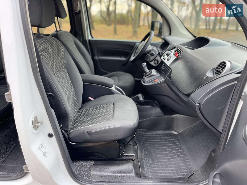 Минивэн Renault Kangoo 2011 в Владимире