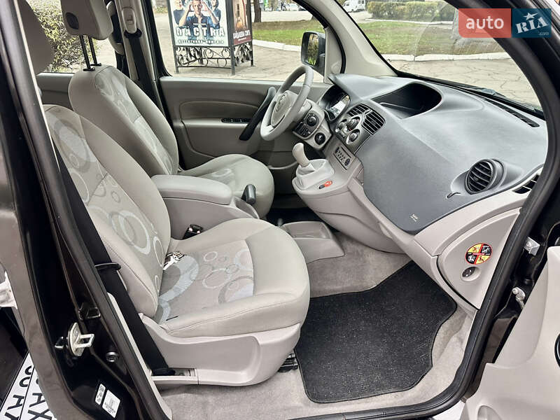 Мінівен Renault Kangoo 2009 в Кам'янському фото 18 Мінівен Renault Kangoo 2009 в Кам'янському