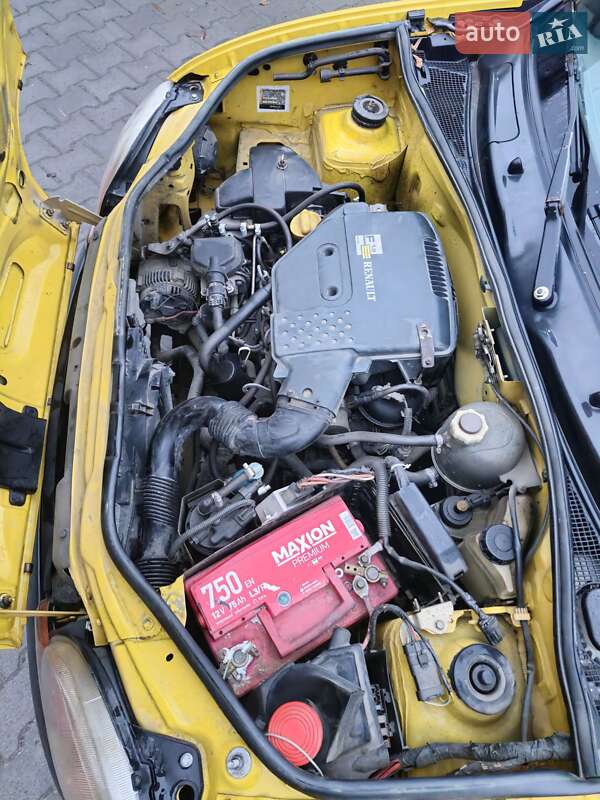 Минивэн Renault Kangoo 2002 в Косове