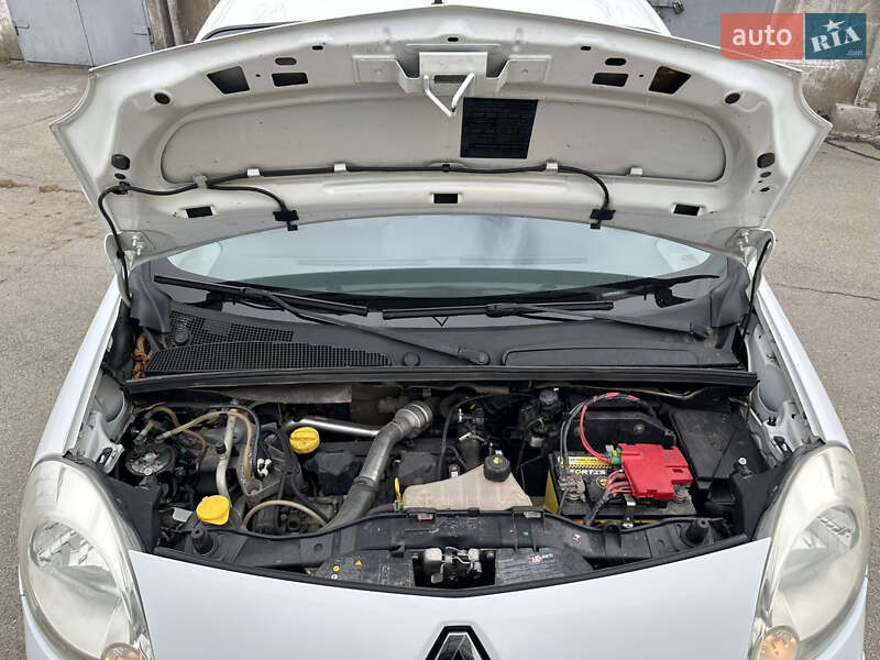 Мінівен Renault Kangoo 2010 в Жовтих Водах фото 24 Мінівен Renault Kangoo 2010 в Жовтих Водах