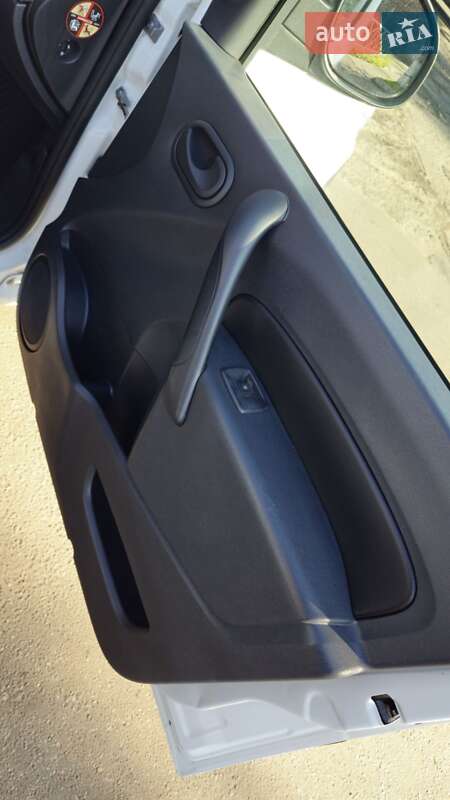 Вантажний фургон Renault Kangoo 2015 в Одесі фото 11 Вантажний фургон Renault Kangoo 2015 в Одесі