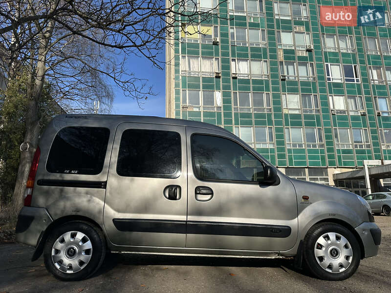 Мінівен Renault Kangoo 2004 в Чернівцях