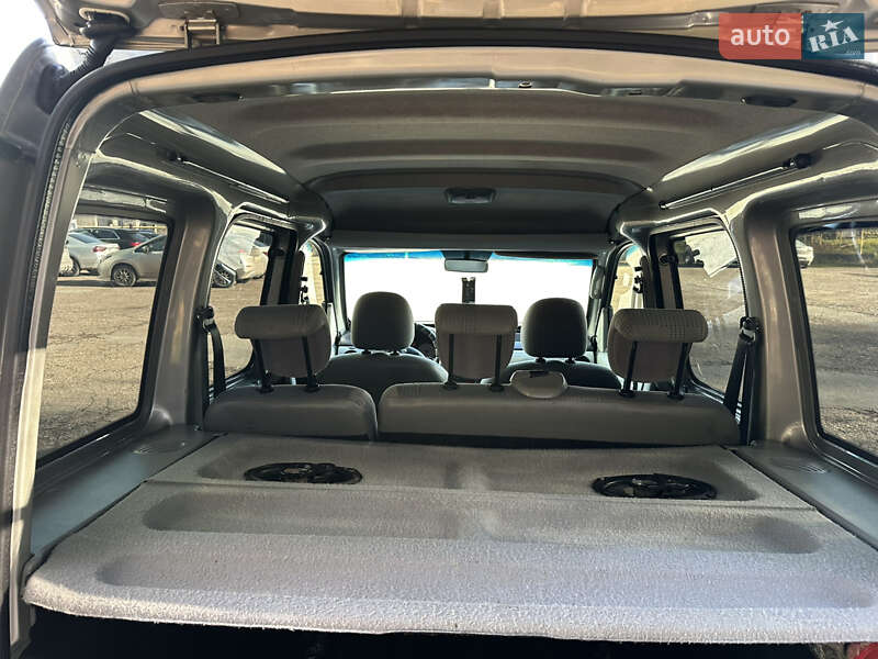 Мінівен Renault Kangoo 2004 в Чернівцях