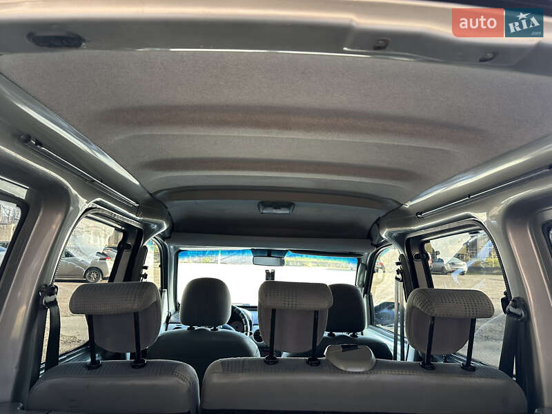 Мінівен Renault Kangoo 2004 в Чернівцях