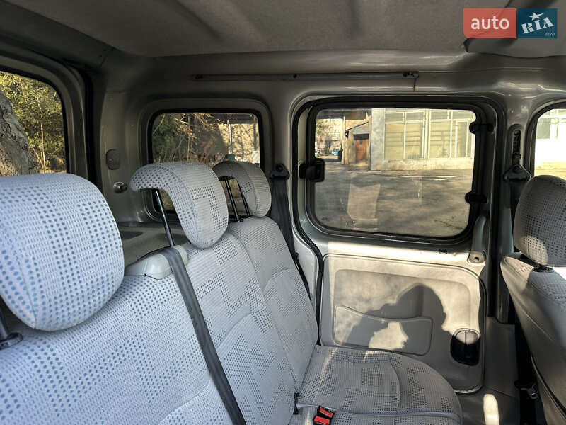 Мінівен Renault Kangoo 2004 в Чернівцях