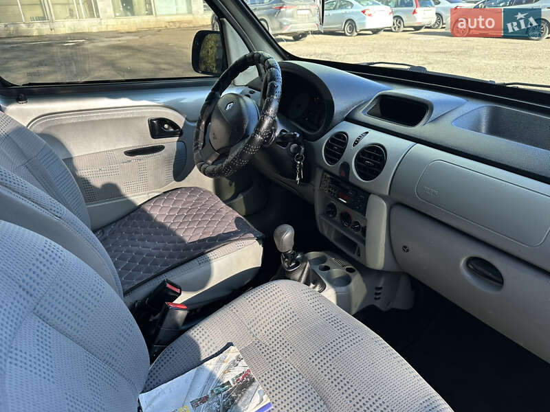 Мінівен Renault Kangoo 2004 в Чернівцях