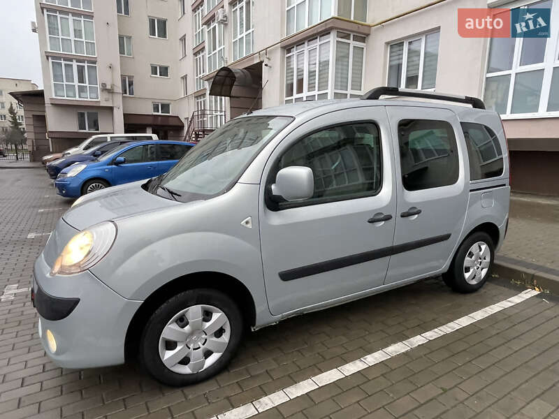 Минивэн Renault Kangoo 2010 в Луцке