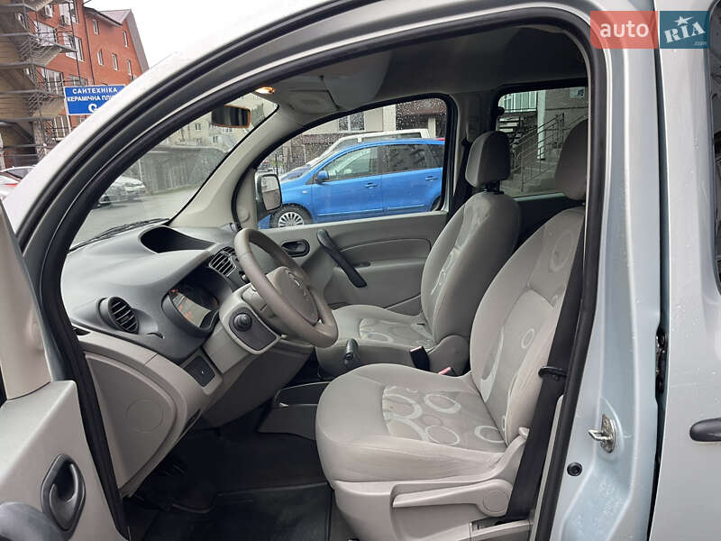 Минивэн Renault Kangoo 2010 в Луцке