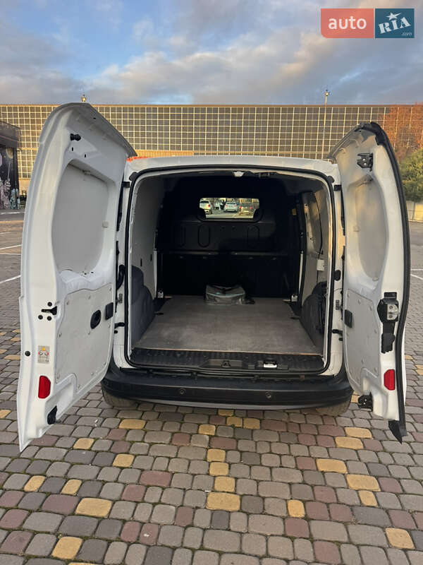 Грузовой фургон Renault Kangoo 2018 в Луцке