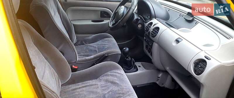 Минивэн Renault Kangoo 2003 в Тараще фото 2 Минивэн Renault Kangoo 2003 в Тараще