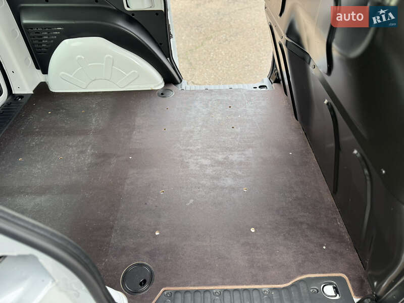 Вантажний фургон Renault Kangoo 2022 в Києві фото 43 Вантажний фургон Renault Kangoo 2022 в Києві