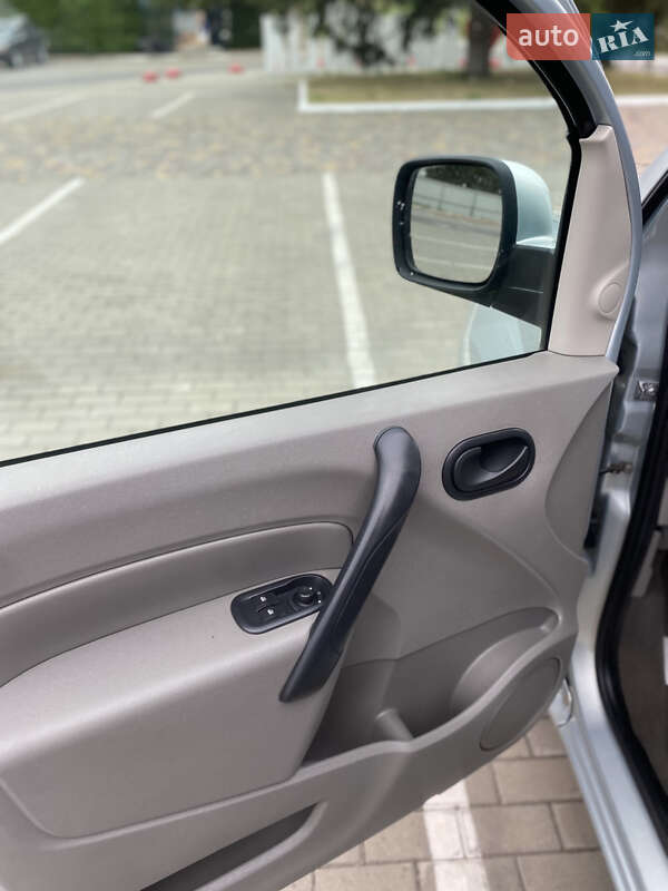 Минивэн Renault Kangoo 2010 в Киверцах