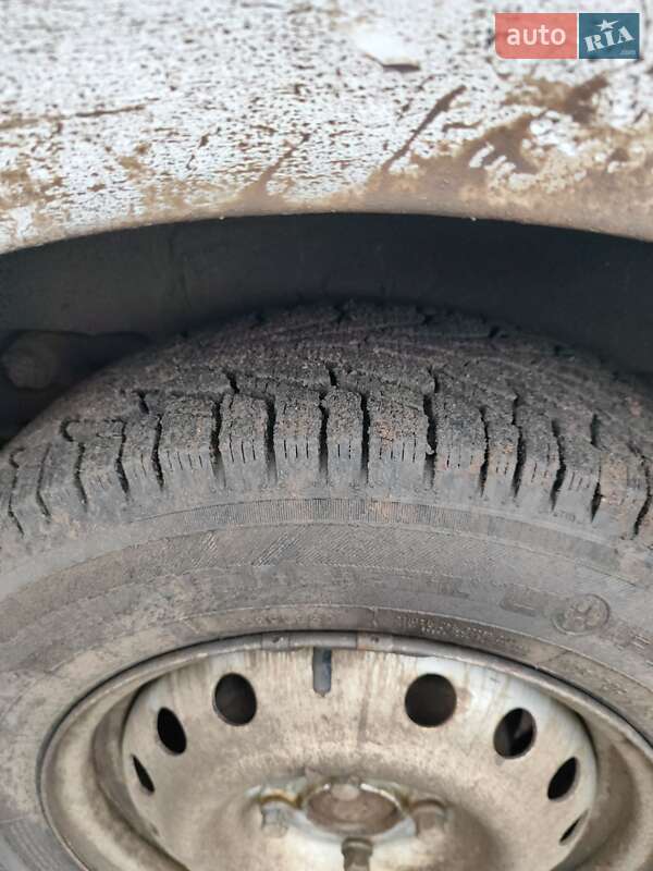 Грузовой фургон Renault Kangoo 2004 в Славянске фото 3 Грузовой фургон Renault Kangoo 2004 в Славянске