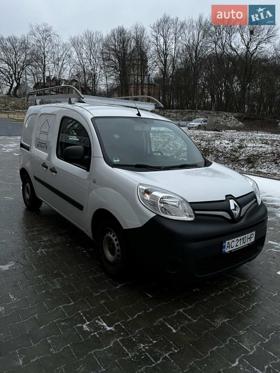 Дзвоніть , все розповім 
З основних фішок :
- вебасто 
- пробіг низький
- рідна фарба , не битий
- готова до праці ! Все що треба замінено
- екологія на місці !
- комплектація топ !
- продаж від власника , не перекупи!!!