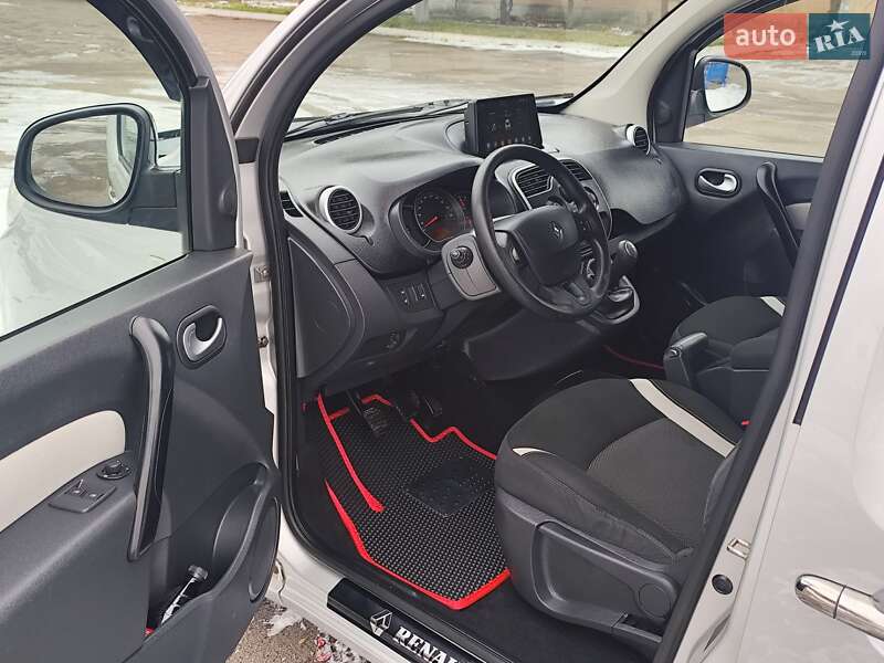Минивэн Renault Kangoo 2015 в Новоархангельске