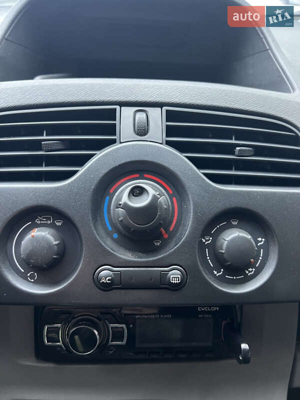 Грузовой фургон Renault Kangoo 2008 в Вараше