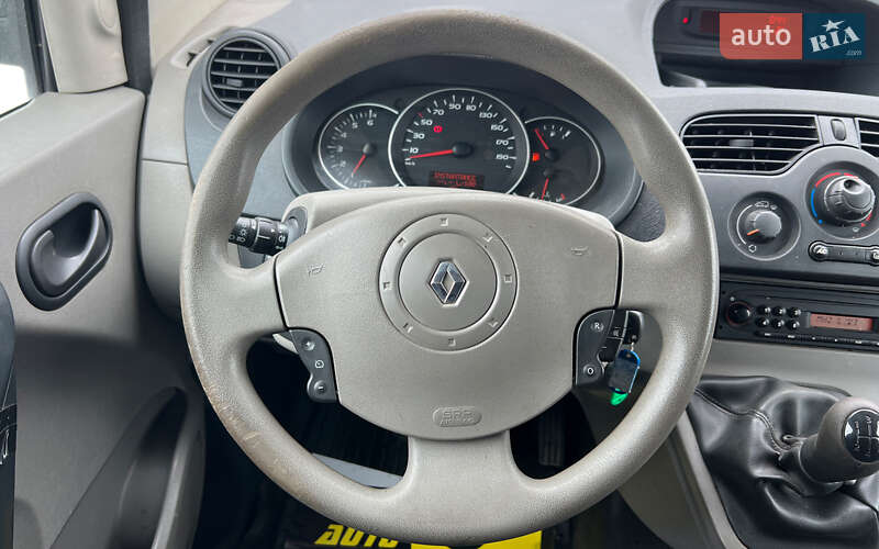 Грузовой фургон Renault Kangoo 2013 в Львове