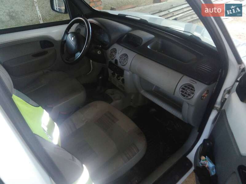 Минивэн Renault Kangoo 2006 в Буштыне фото 4 Минивэн Renault Kangoo 2006 в Буштыне