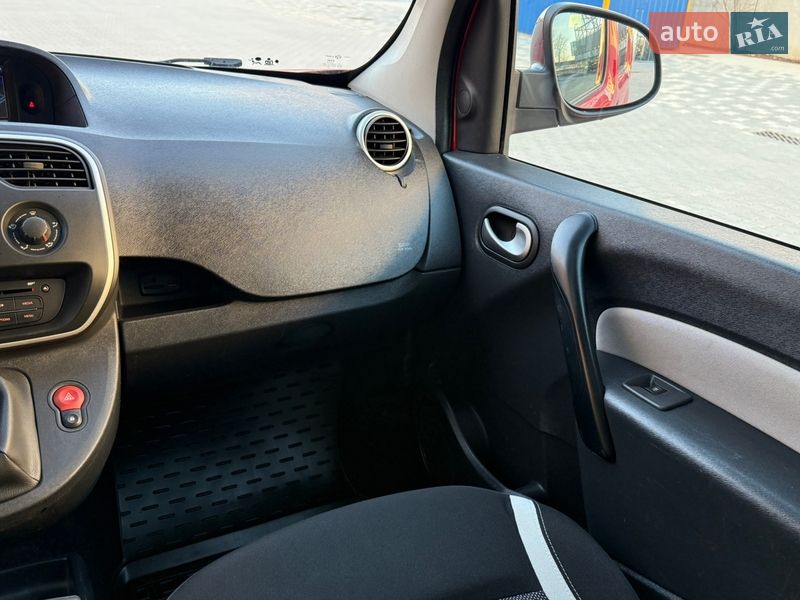 Минивэн Renault Kangoo 2015 в Львове