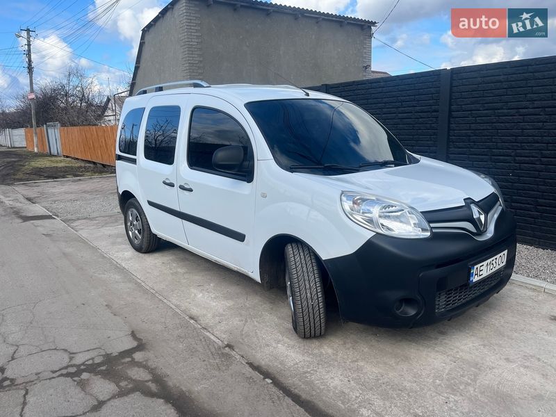 Минивэн Renault Kangoo 2015 в Обуховке