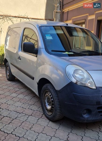 Грузовой фургон Renault Kangoo 2010 в Черновцах
