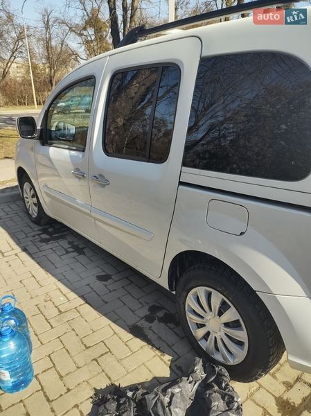 Минивэн Renault Kangoo 2011 в Львове